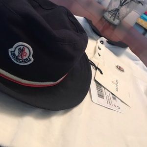 MONCLER COTTON PIQUÉ POLO SHIRT & GABARDINE HAT